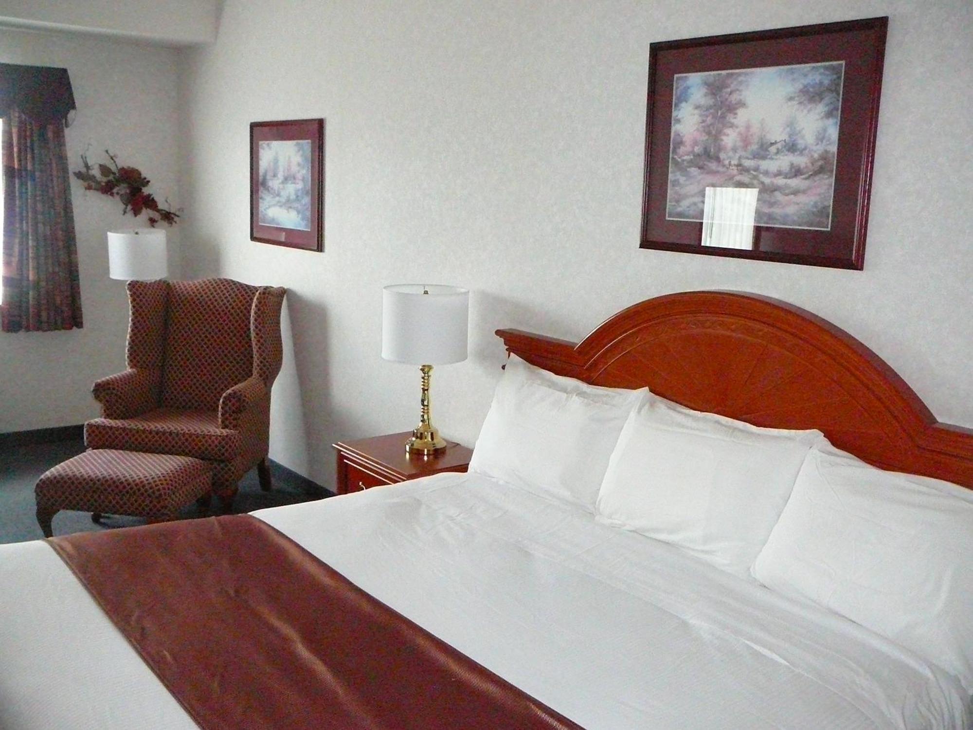 Coast Abbotsford Hotel & Suites Exterior foto