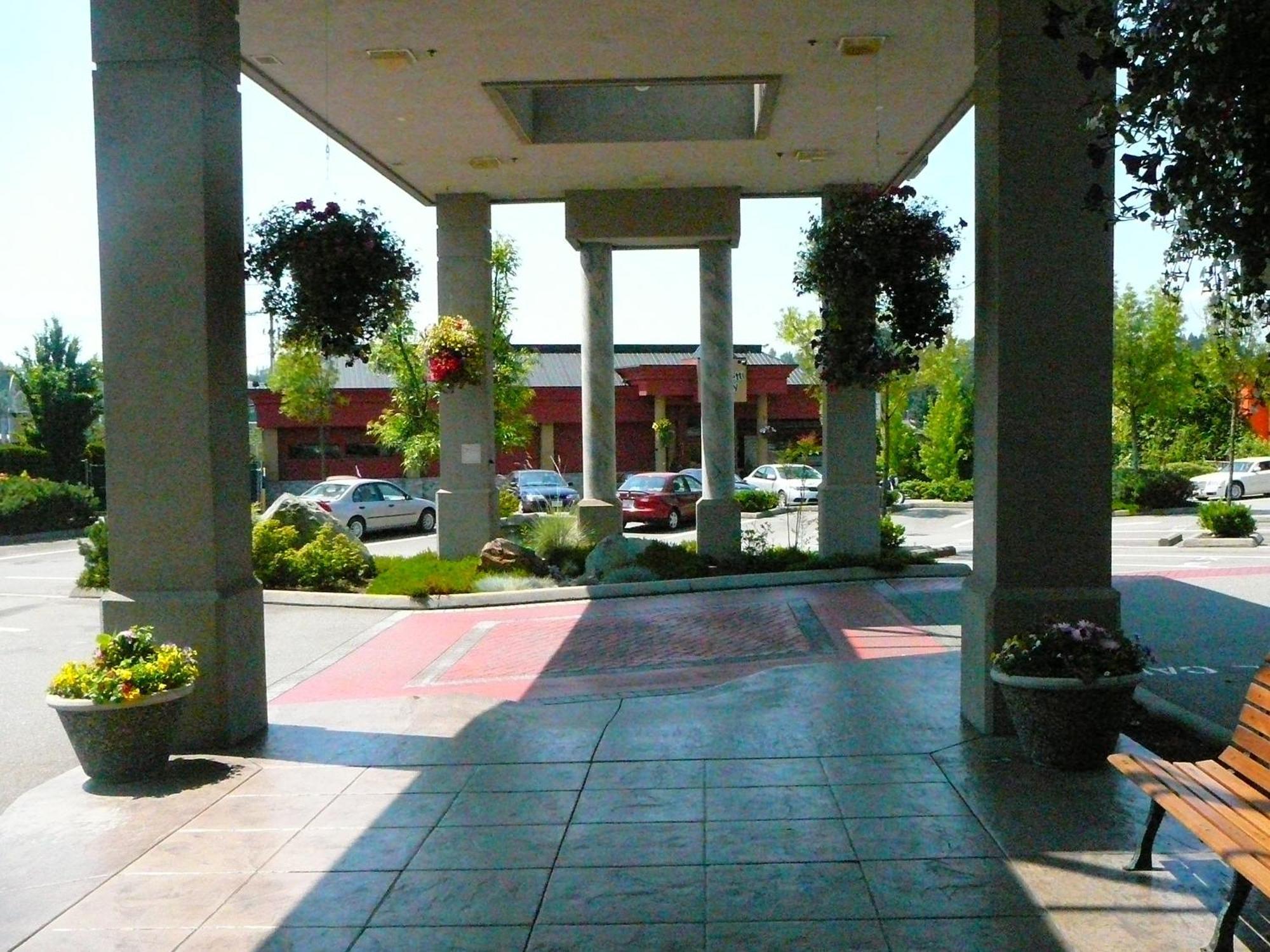 Coast Abbotsford Hotel & Suites Exterior foto